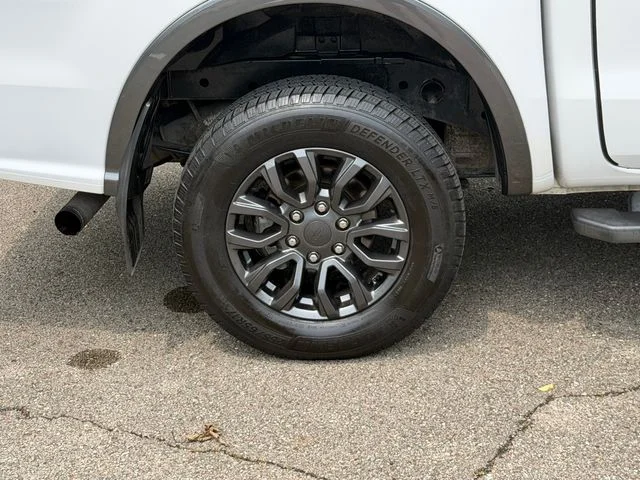 Used 2019 White Ford Lariat image 29