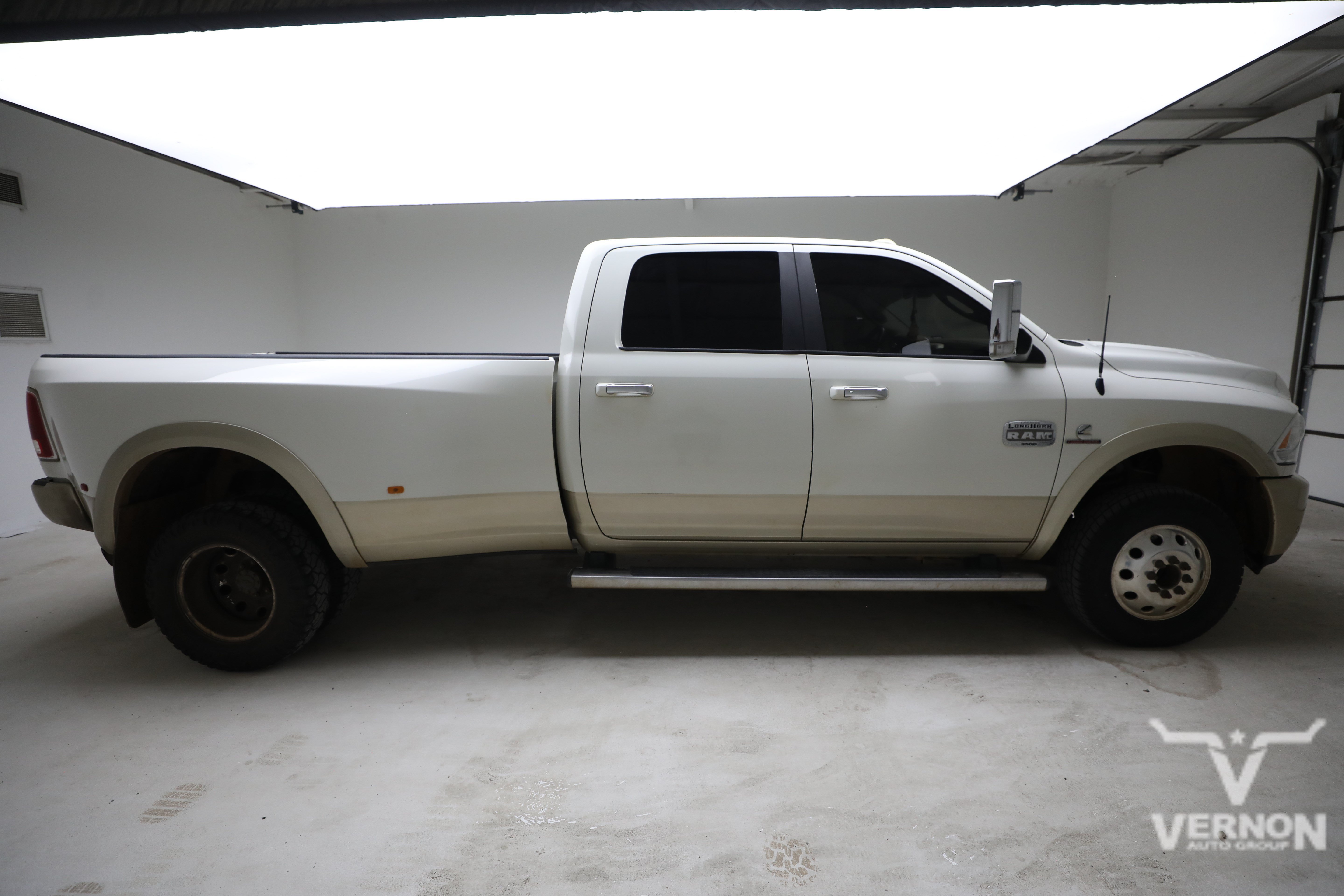 Used 2016 Pearl White Ram Y image 6