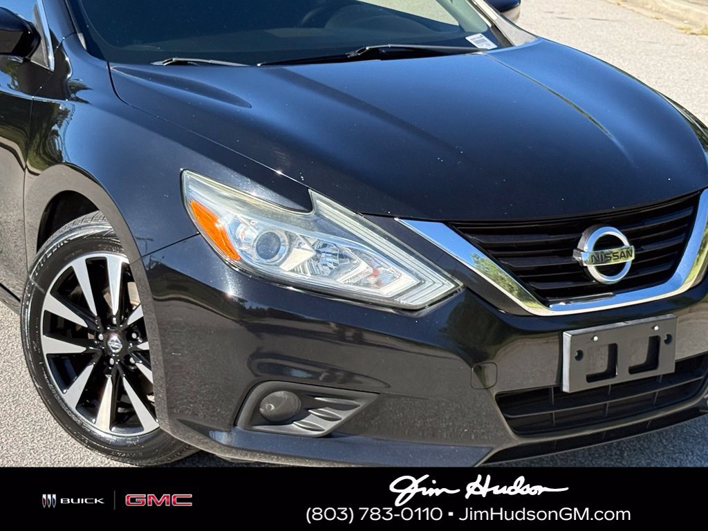 Used 2018 Black Nissan 2.5 SV image 6