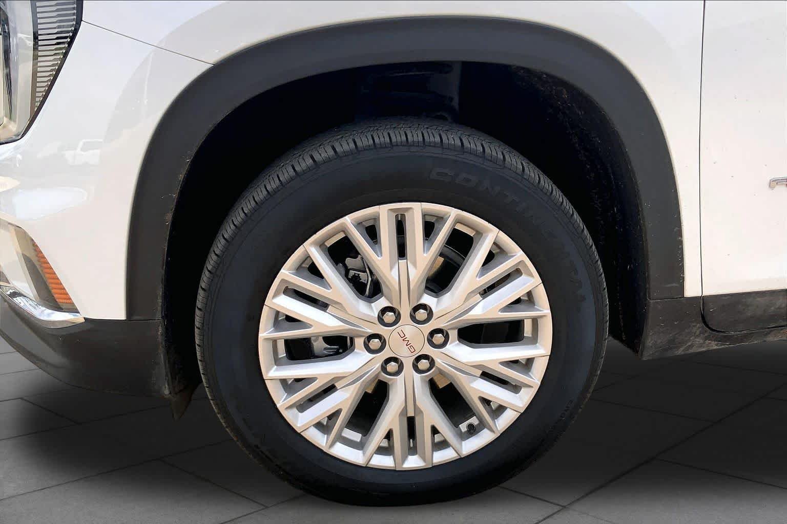 Used 2026 Summit White GMC AWD Elevation image 11