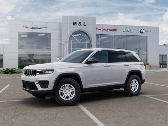 New 2025 Bright White Clear-Coat Exterior Paint Jeep Laredo image 49