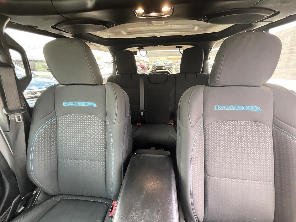Used 2021 Gray Jeep Unlimited Sport image 31