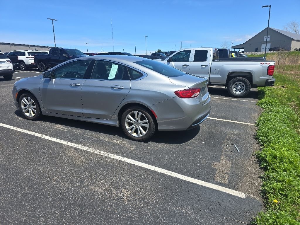 Used 2015 Silver Chrysler Limited image 5