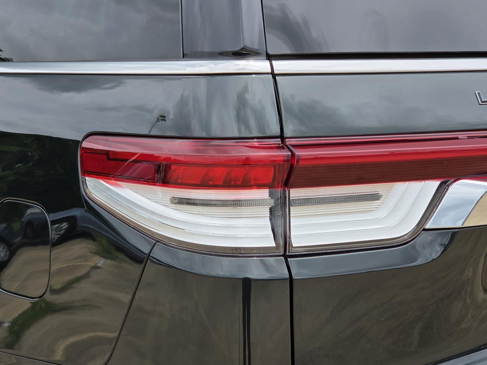 Used 2023 Manhattan Green Metallic Premium Colorant Lincoln Black Label image 9
