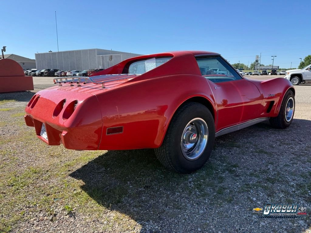 Used 1976 Red Chevrolet L48 image 3