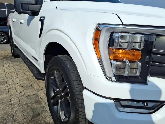 Used 2023 Oxford White Ford XLT image 21