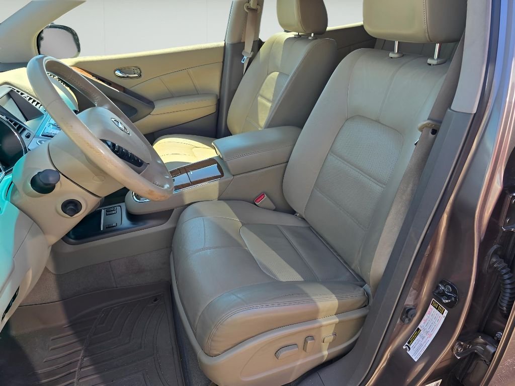 Used 2014 Tinted Bronze Metallic Nissan LE image 10