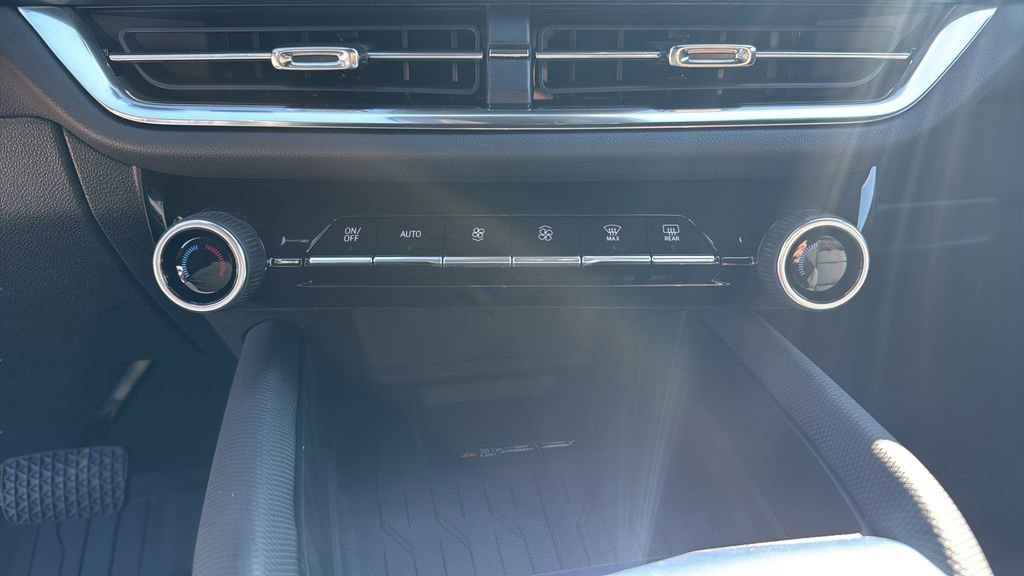 2026 Chevrolet Equinox EV 2LT - Photo 28
