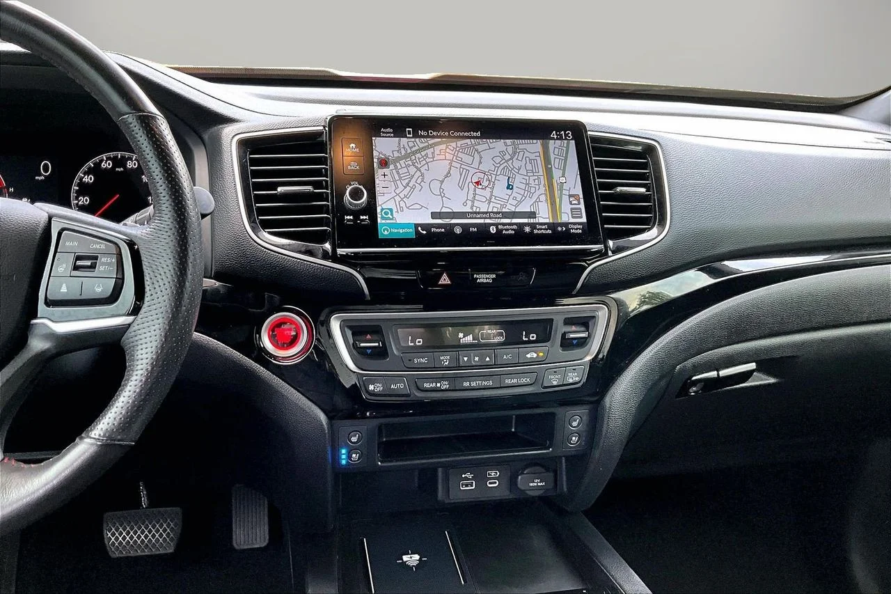 Used 2025  Honda Black Edition image 11