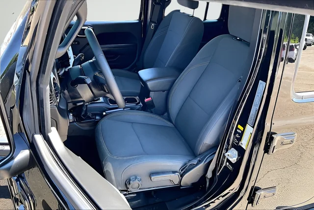 Used 2024 Black Jeep Sport S image 17