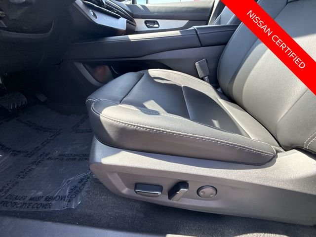 Used 2025 Red Nissan SL image 12