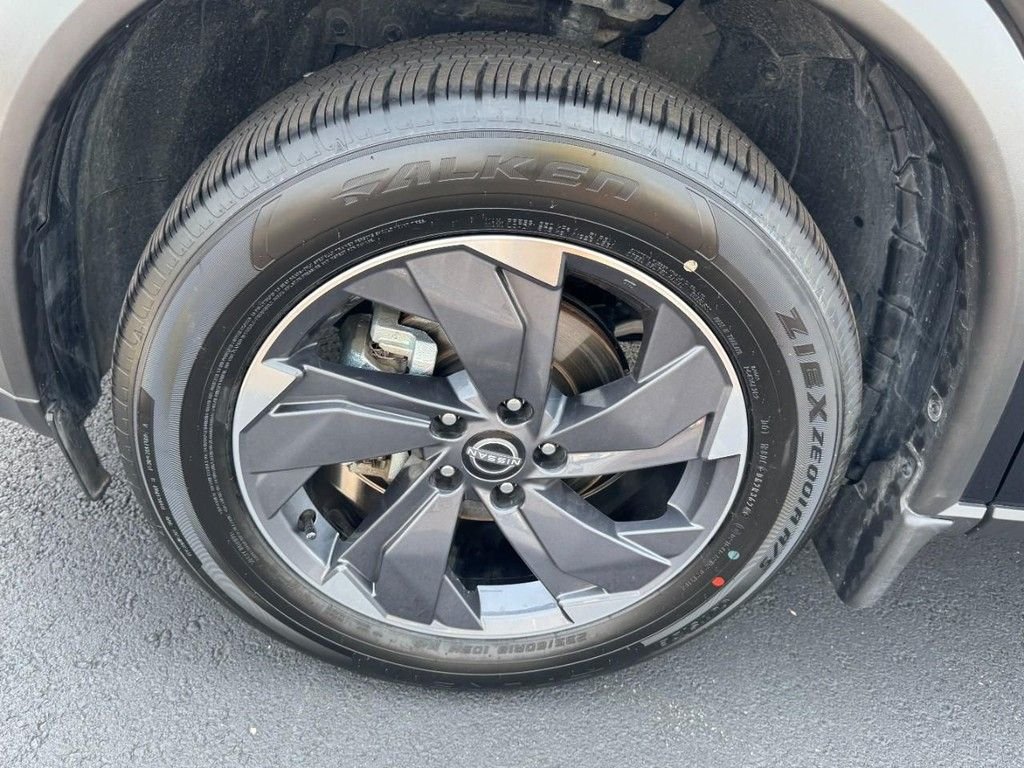 Used 2025 Black Nissan SV image 7
