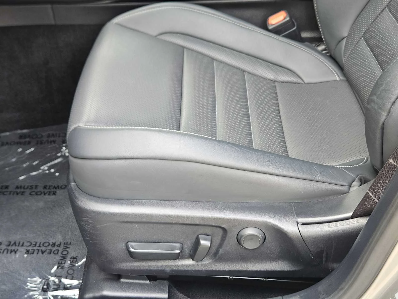 Used 2023 Atomic Silver Lexus F SPORT image 19