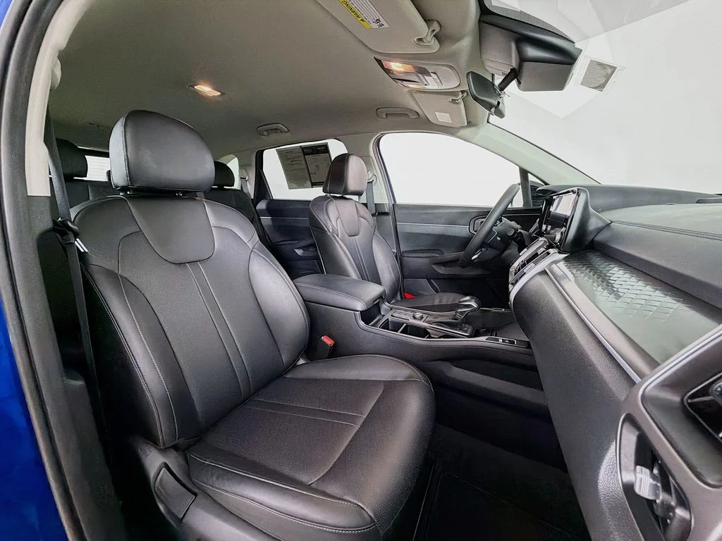 Used 2022 Sapphire Blue Kia S image 29
