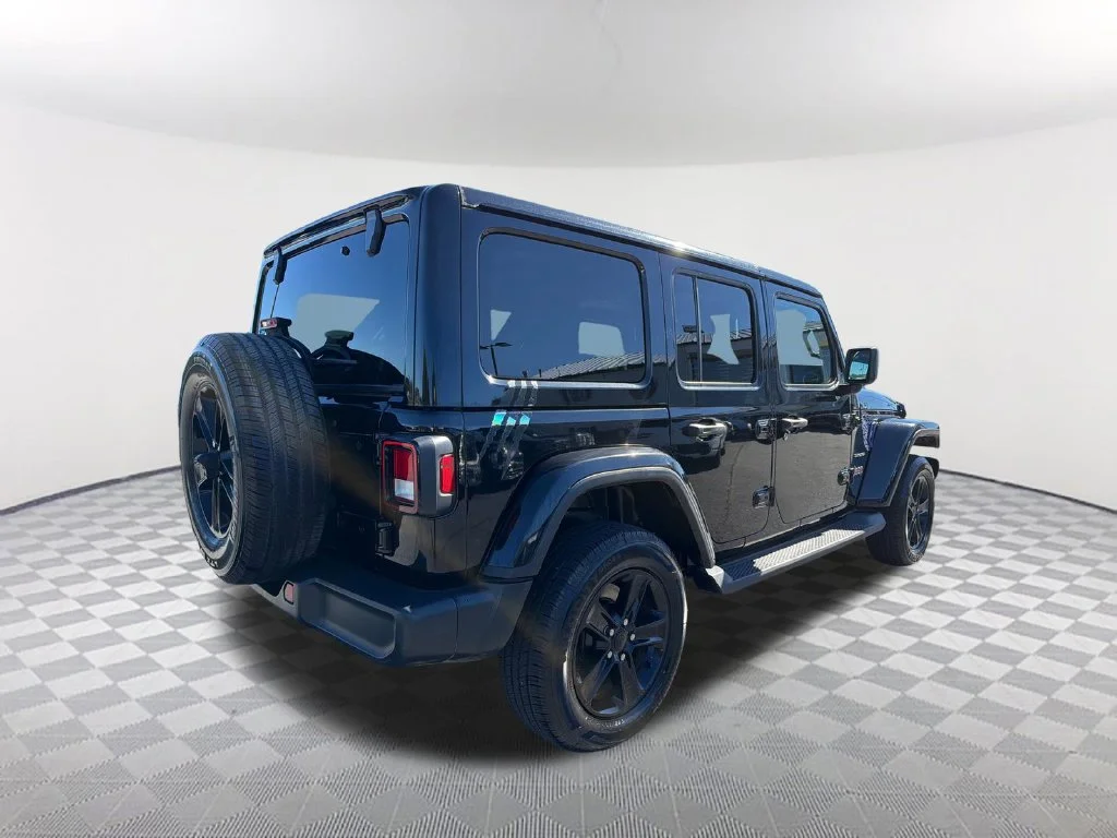 Used 2020 Black Jeep Unlimited Sahara Altitude image 5