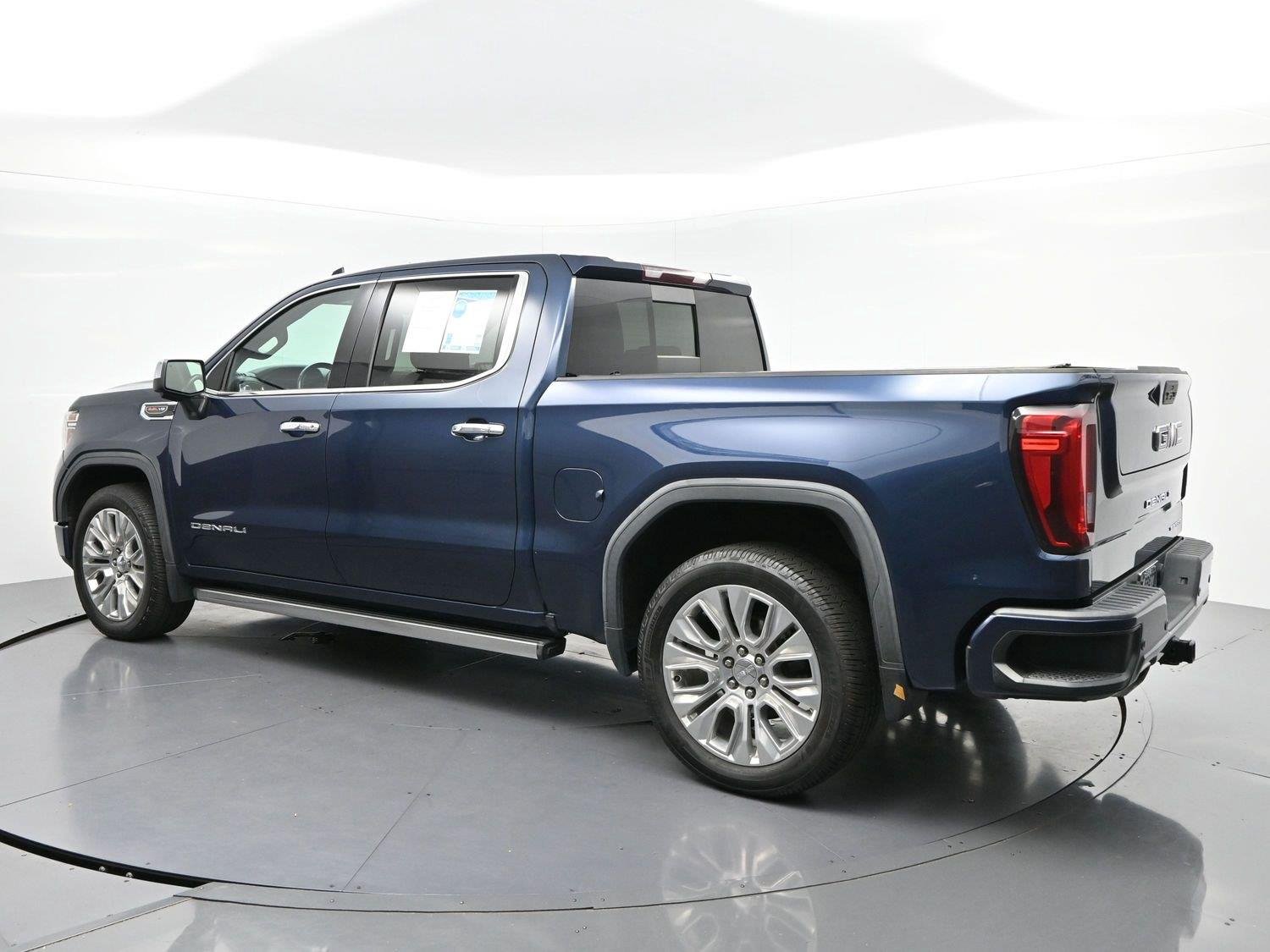 Used 2022 PACIFIC BLUE METALLIC GMC Denali image 5