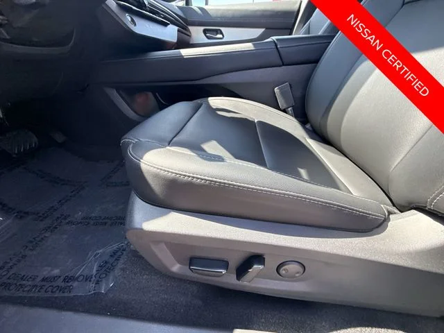 Used 2025 Red Nissan SL image 12
