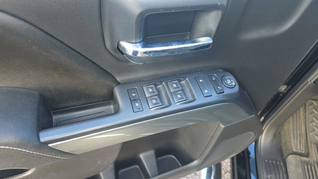 Used 2016 Black Chevrolet LT image 17