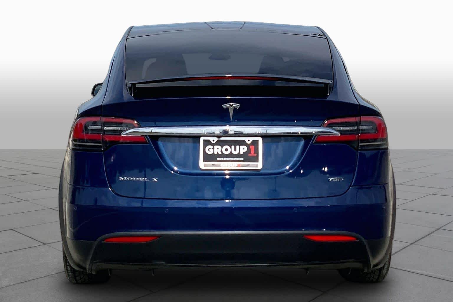 Used 2018 Deep Blue Metallic Tesla 75D image 4