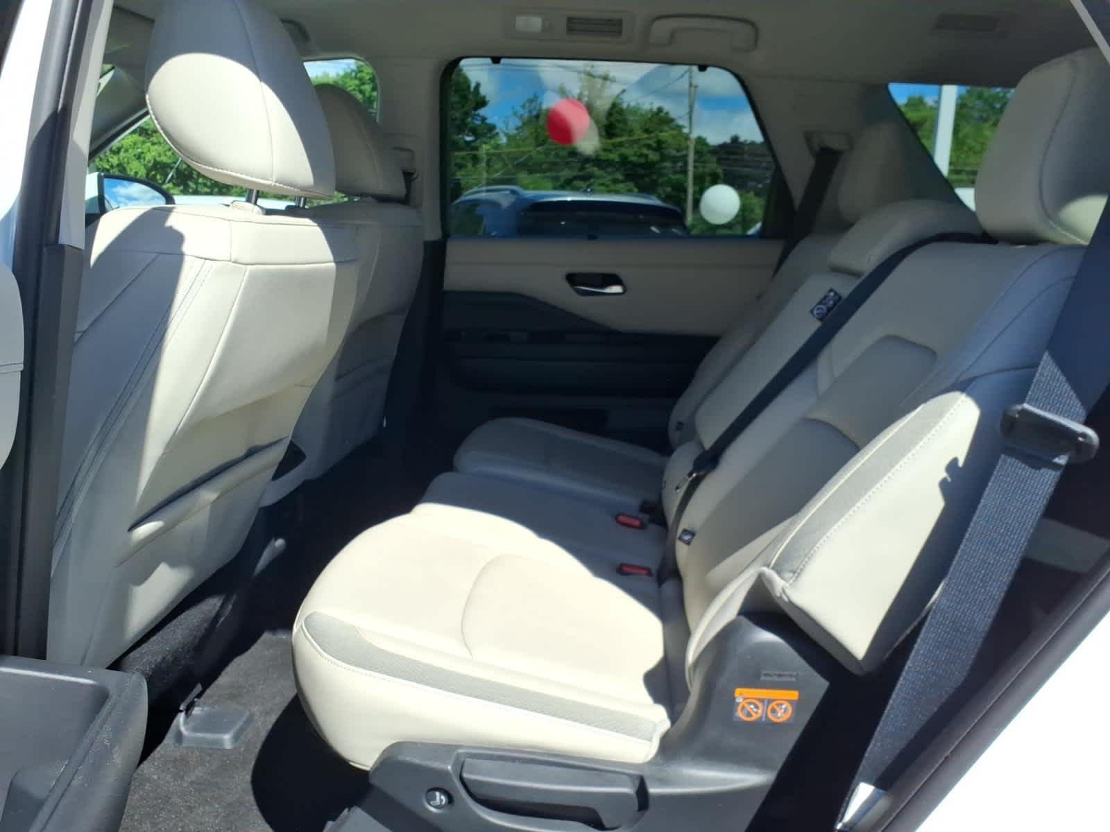 Certified Used 2024 Pearl White Tricoat Nissan SL image 13