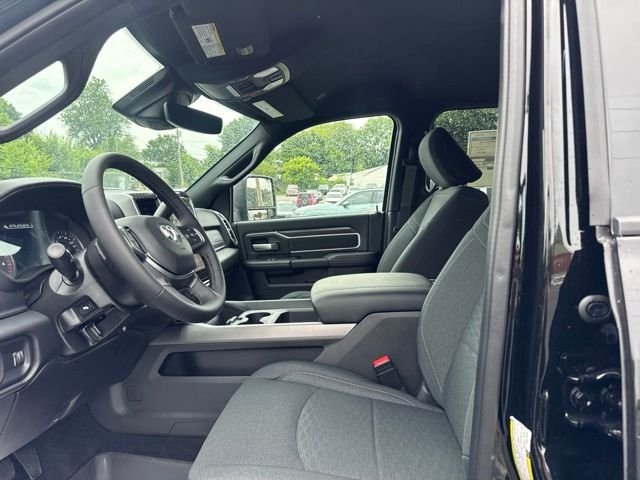 New 2026 Diamond Black Crystal Pearl-Coat Exterior Paint RAM Big Horn image 13