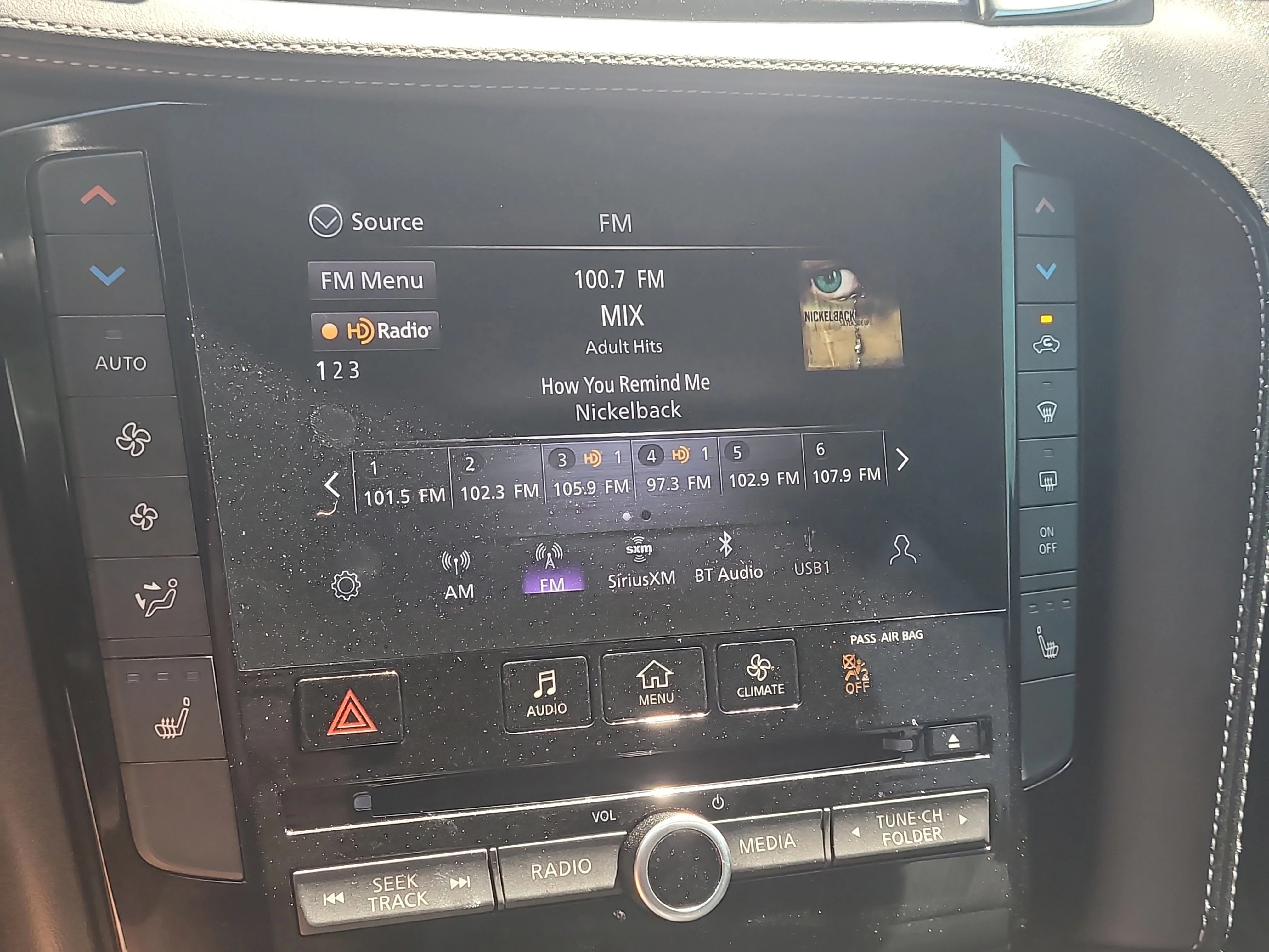 Used 2023 Slate Gray INFINITI LUXE image 27