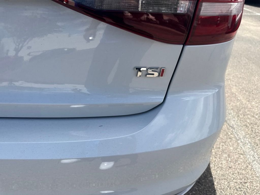 Used 2017  Volkswagen 1.4T SE image 11