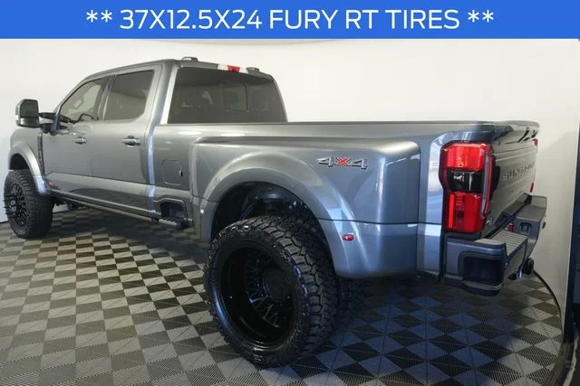 New 2025 Gray Ford Platinum image 5