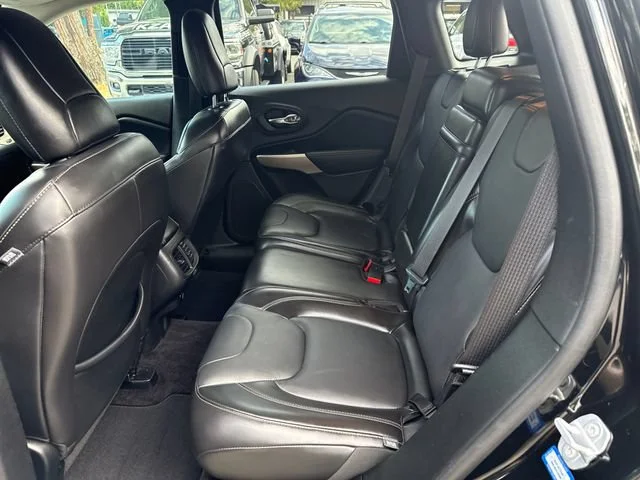 Used 2018 Diamond Black Crystal Pearlcoat Jeep Limited image 13
