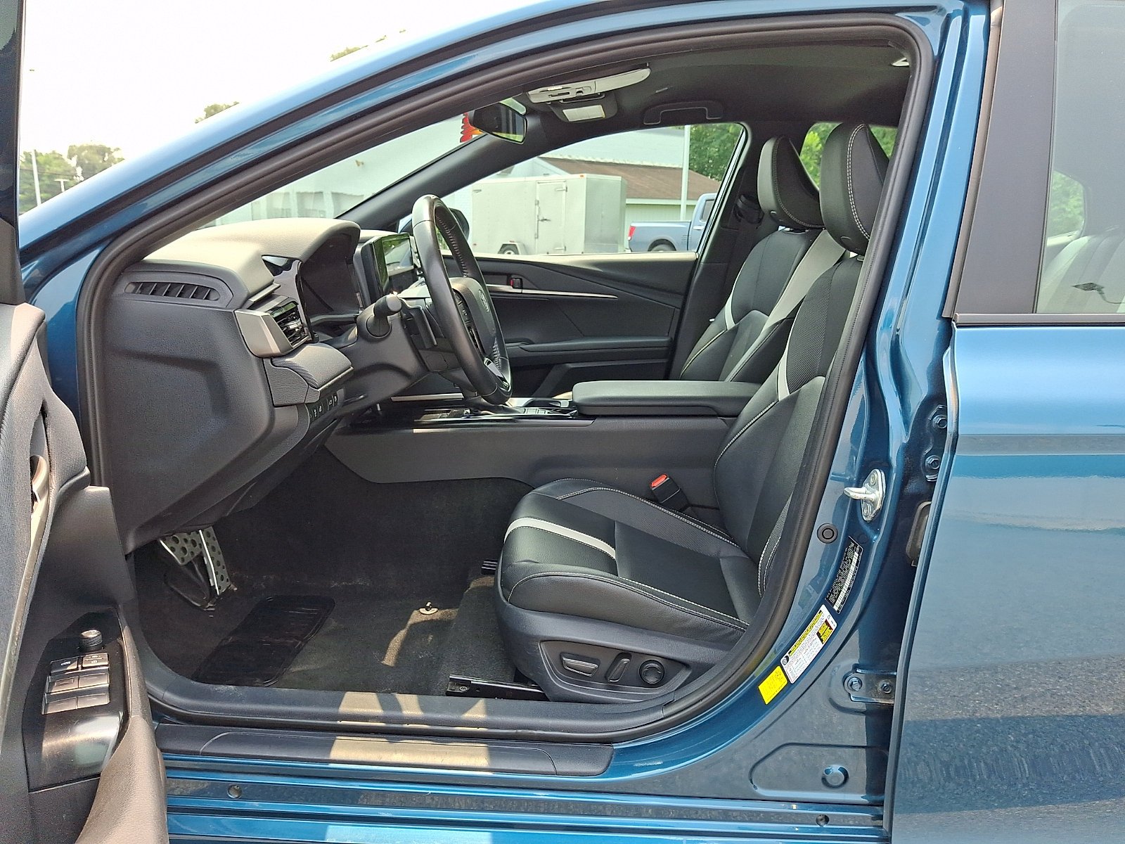 Used 2025 Ocean Gem   795 Toyota SE image 15