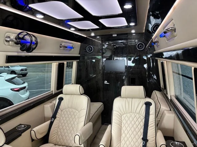Used 2021 Black Mercedes-Benz Midwest Automotive Luxe Cruiser image 45