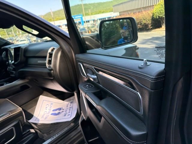 Used 2022 Granite Crystal Metallic Clearcoat Ram Laramie image 17