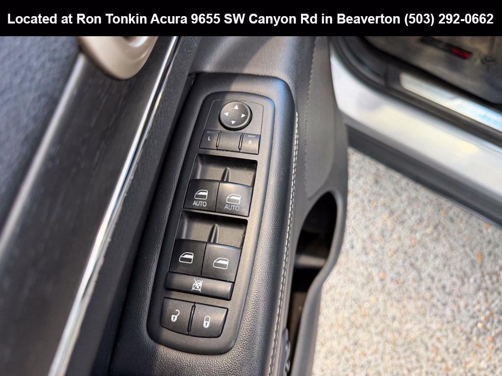 Used 2015 Billet Silver Metallic Clearcoat Jeep Limited image 12