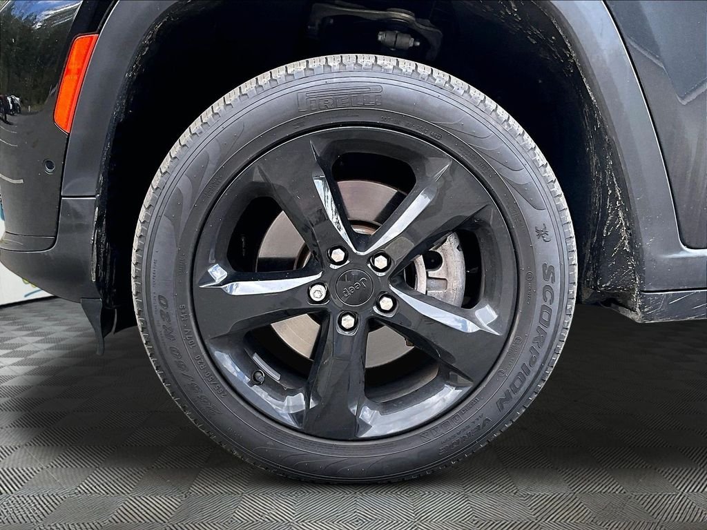 Used 2023 Black Jeep Limited image 29