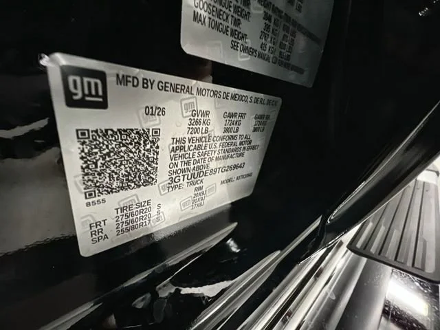 New 2026 Onyx Black GMC SLT image 34