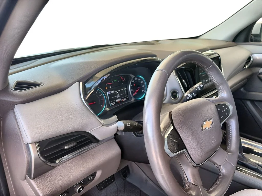 Used 2018 Silver Chevrolet LT image 10