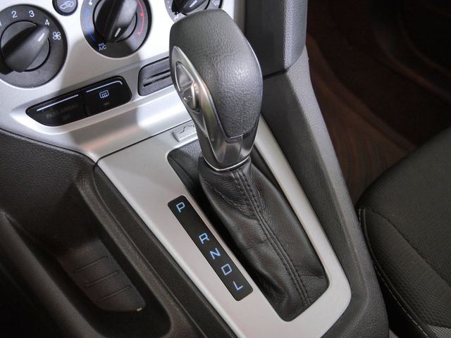Used 2013  Ford SE image 32