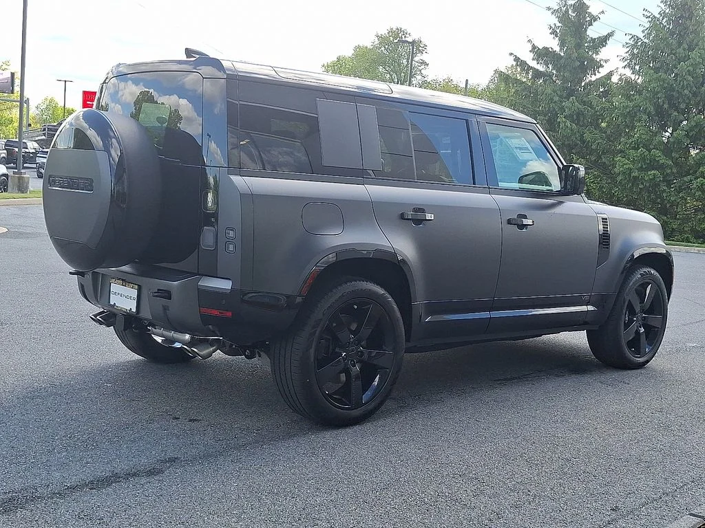 New 2026 Carpathian Grey Land Rover V8 image 3