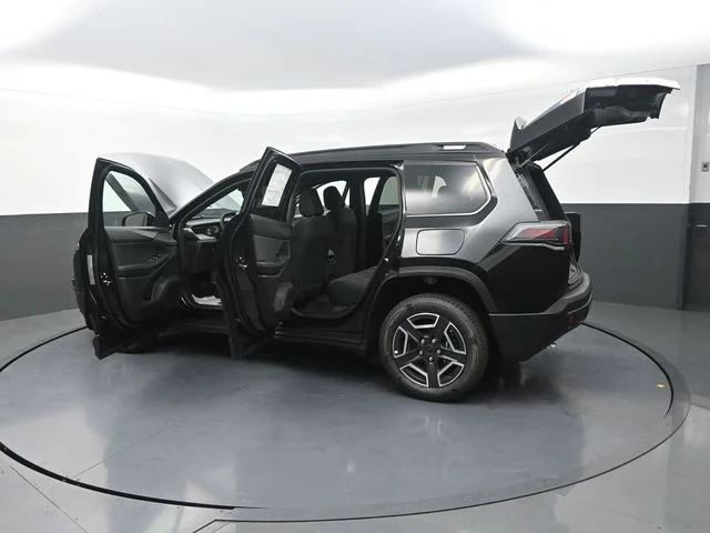 New 2026 Diamond Black Crystal Pearl-Coat Exterior Paint Jeep Laredo image 33