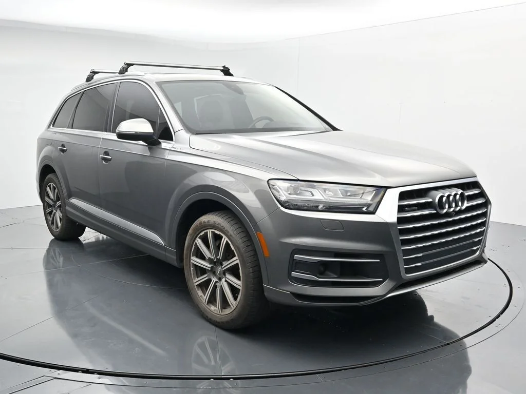 Used 2017  Audi 3.0T Prestige image 1
