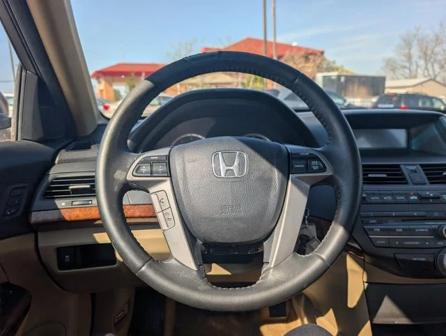 Used 2011 White Honda EX-L image 10
