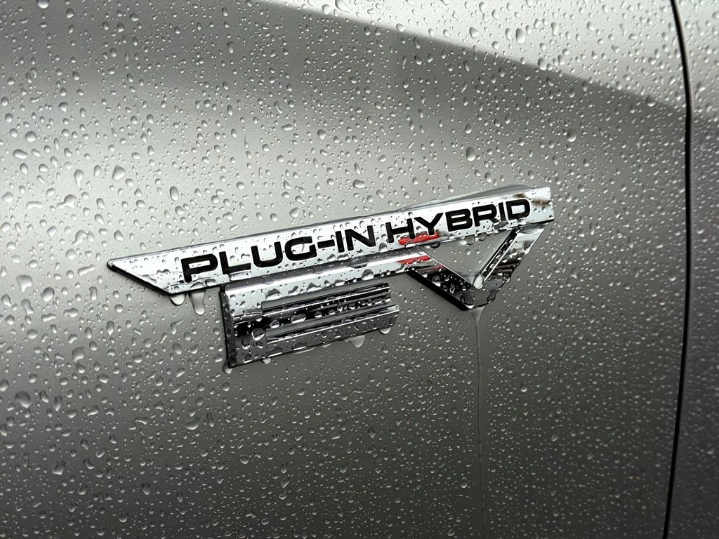 2025 Mitsubishi Outlander Plug-in Hybrid SEL - Photo 12