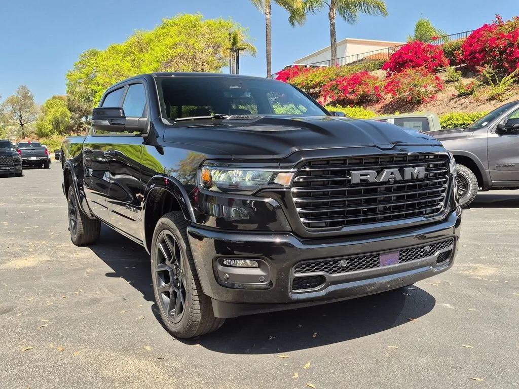 New 2026 Diamond Black Crystal Pearl-Coat Exterior Paint RAM Laramie image 3