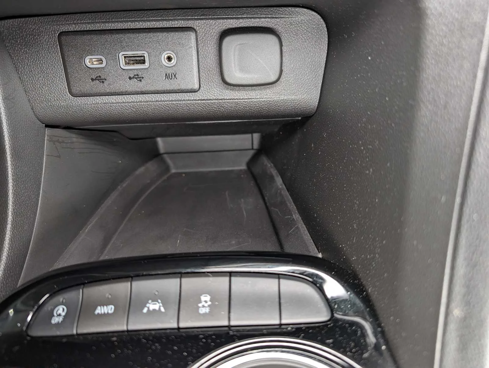 Used 2023 Summit White Buick Preferred image 30