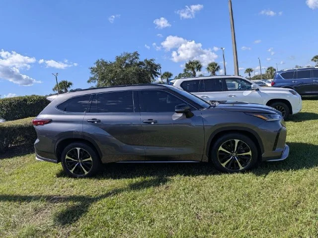 Used 2021 Magnetic Gray M Toyota XSE image 2