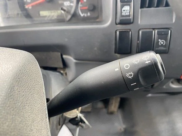 Used 2019 White Isuzu Dump Truck image 27