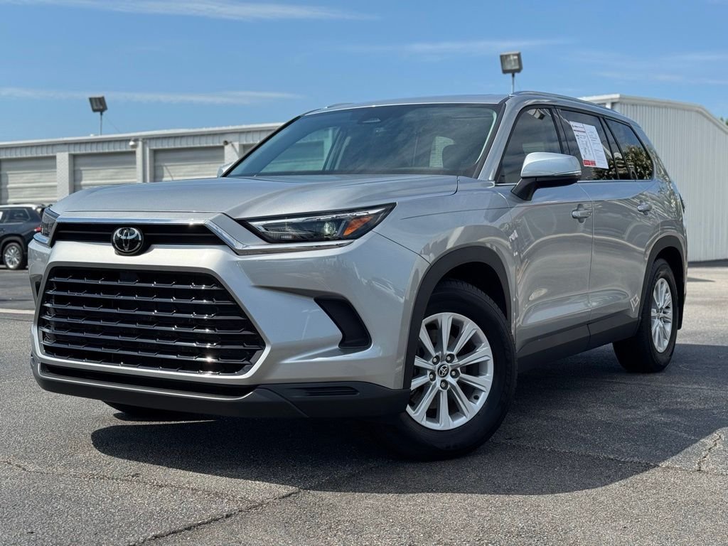 Used 2024 Silver Toyota XLE image 6