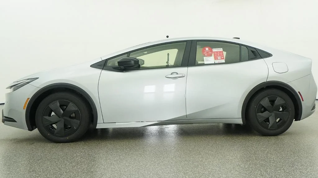New 2027 Cutting Edge Toyota LE image 13