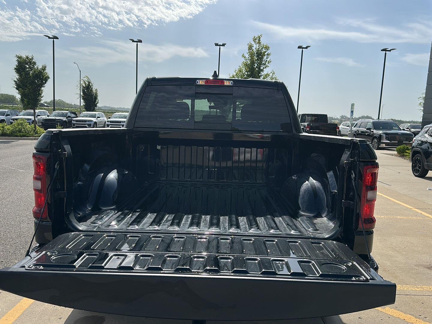 2026 RAM 1500 Express - Photo 4