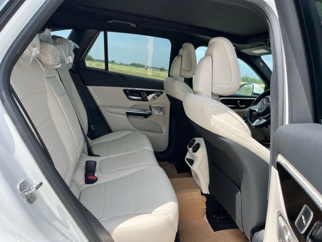 New 2026 Polar White Mercedes-Benz GLC 300 image 20